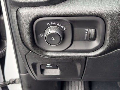 2027 RAM Ram 1500 RAM 1500 TRADESMAN CREW CAB 4X4 5'7' BOX