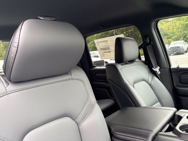 2027 RAM Ram 1500 RAM 1500 TRADESMAN CREW CAB 4X4 5'7' BOX