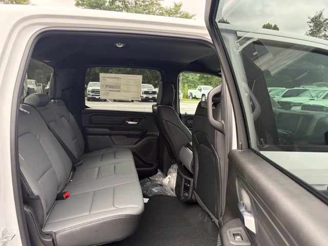 2027 RAM Ram 1500 RAM 1500 TRADESMAN CREW CAB 4X4 5'7' BOX