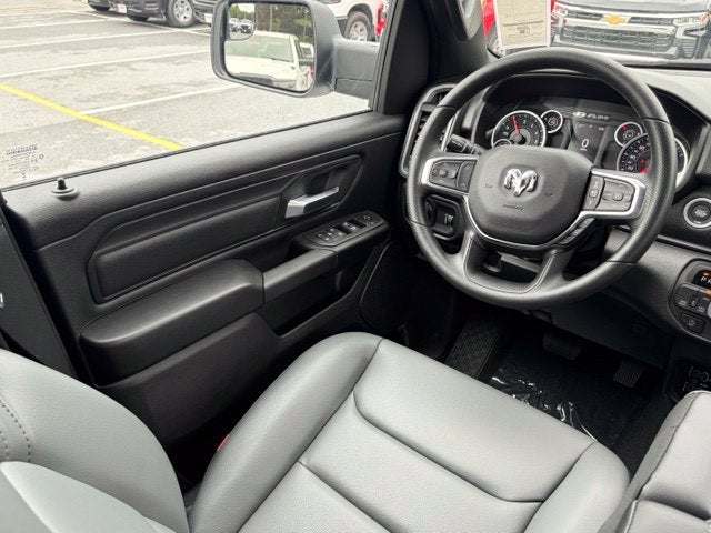 2027 RAM Ram 1500 RAM 1500 TRADESMAN CREW CAB 4X4 5'7' BOX