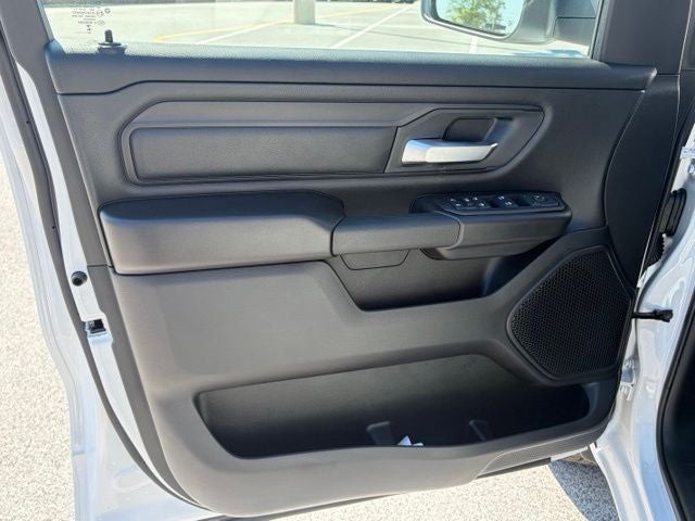 2027 RAM Ram 1500 RAM 1500 TRADESMAN CREW CAB 4X4 5'7' BOX
