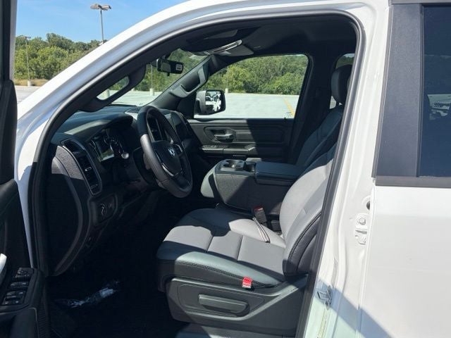 2027 RAM Ram 1500 RAM 1500 TRADESMAN CREW CAB 4X4 5'7' BOX