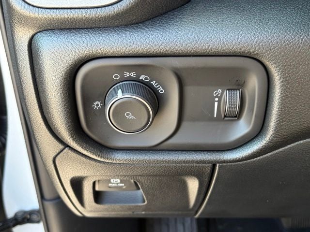 2027 RAM Ram 1500 RAM 1500 TRADESMAN CREW CAB 4X4 5'7' BOX