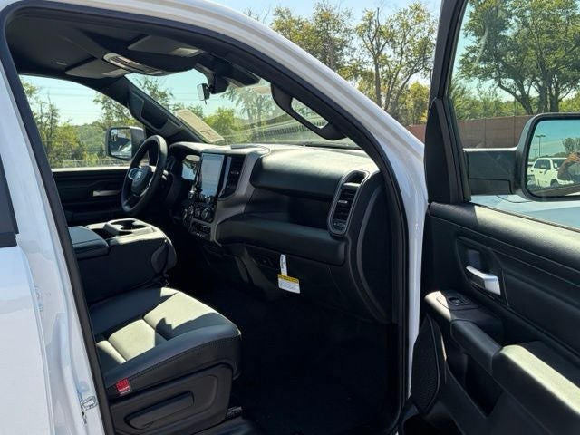 2027 RAM Ram 1500 RAM 1500 TRADESMAN CREW CAB 4X4 5'7' BOX