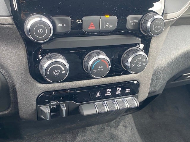 2026 RAM Ram 1500 RAM 1500 TRADESMAN QUAD CAB 4X2 6'4' BOX