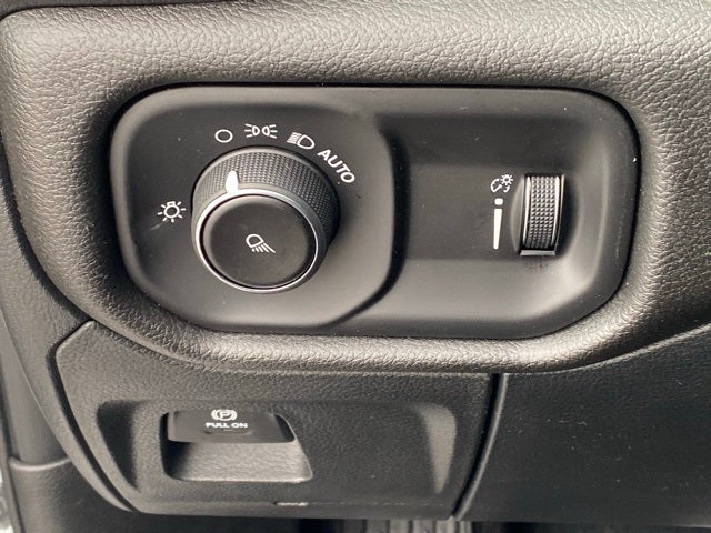 2026 RAM Ram 1500 RAM 1500 TRADESMAN QUAD CAB 4X2 6'4' BOX