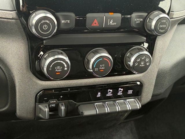 2026 RAM Ram 1500 RAM 1500 EXPRESS QUAD CAB 4X2 6'4' BOX