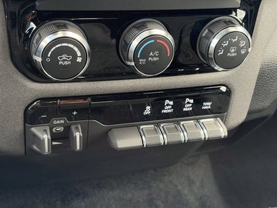 2027 RAM Ram 1500 RAM 1500 TRADESMAN QUAD CAB 4X4 6'4' BOX