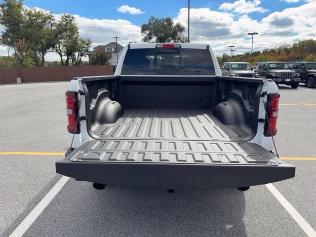 2027 RAM Ram 1500 RAM 1500 TRADESMAN QUAD CAB 4X4 6'4' BOX