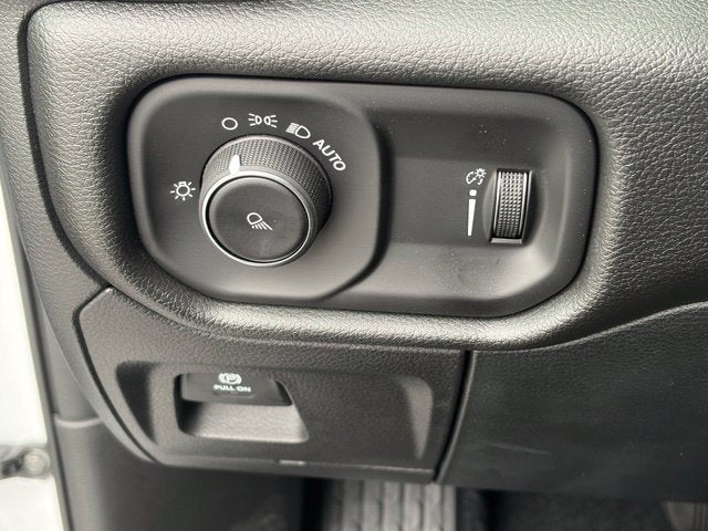 2027 RAM Ram 1500 RAM 1500 TRADESMAN CREW CAB 4X4 5'7' BOX