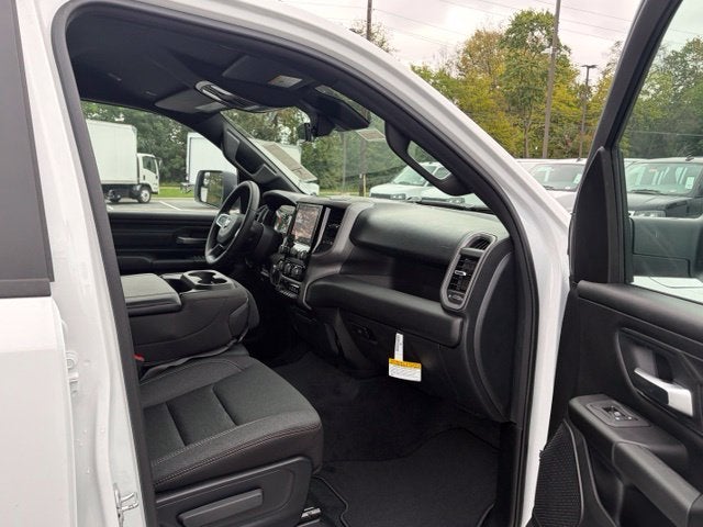 2027 RAM Ram 1500 RAM 1500 TRADESMAN CREW CAB 4X4 5'7' BOX