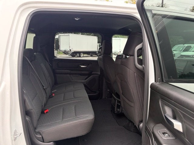 2027 RAM Ram 1500 RAM 1500 TRADESMAN CREW CAB 4X4 5'7' BOX