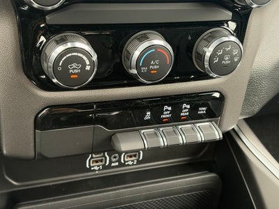2026 RAM Ram 1500 RAM 1500 EXPRESS CREW CAB 4X4 5'7' BOX