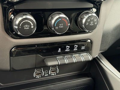 2026 RAM Ram 1500 RAM 1500 EXPRESS CREW CAB 4X4 5'7' BOX