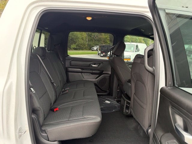 2027 RAM Ram 1500 RAM 1500 TRADESMAN CREW CAB 4X4 5'7' BOX