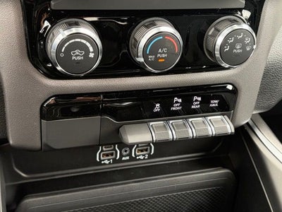 2026 RAM Ram 1500 RAM 1500 EXPRESS CREW CAB 4X4 5'7' BOX