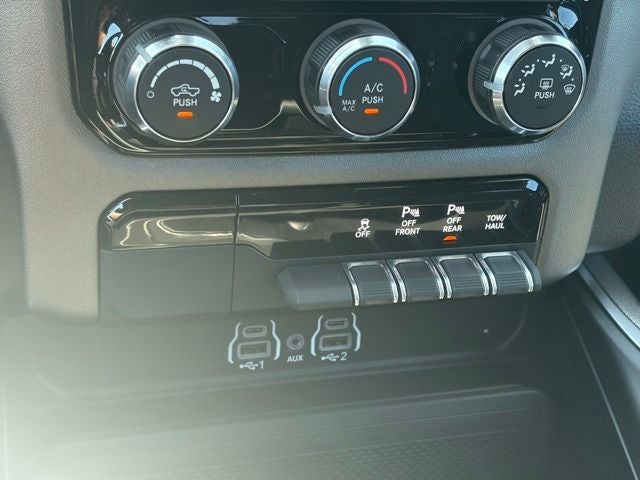 2026 RAM Ram 1500 RAM 1500 EXPRESS CREW CAB 4X4 5'7' BOX