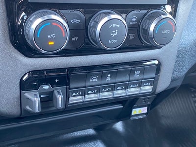 2023 RAM Ram 3500 RAM 3500 TRADESMAN CREW CAB 4X4 6'4' BOX