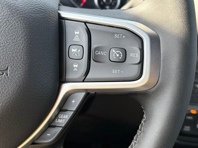 2026 RAM 2500 RAM 2500 BLACK EXPRESS CREW CAB 4X4 6'4' BOX