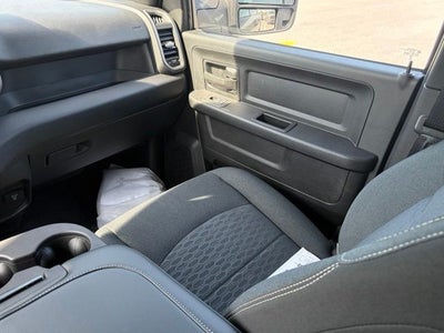 2026 RAM 2500 RAM 2500 BLACK EXPRESS CREW CAB 4X4 6'4' BOX