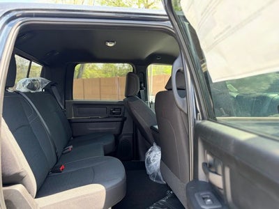 2026 RAM Ram 2500 RAM 2500 BLACK EXPRESS CREW CAB 4X4 6'4' BOX