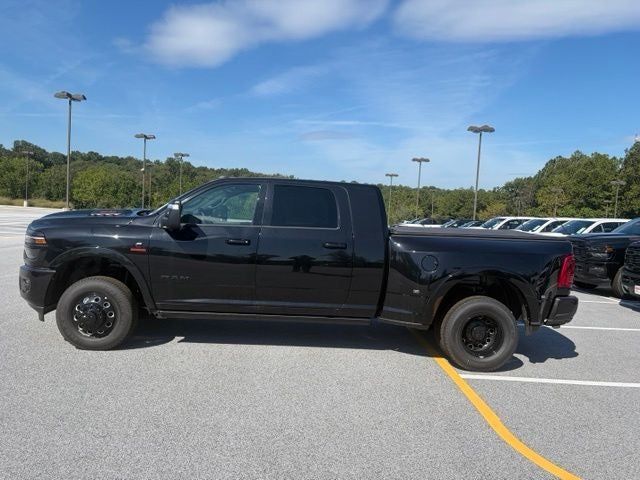 2026 RAM 3500 RAM 3500 LIMITED MEGA CAB 4X4 6'4' BOX