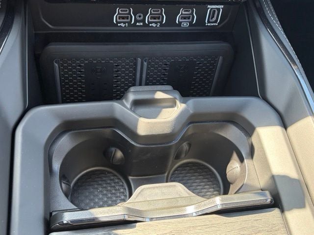 2026 RAM 3500 RAM 3500 LIMITED MEGA CAB 4X4 6'4' BOX