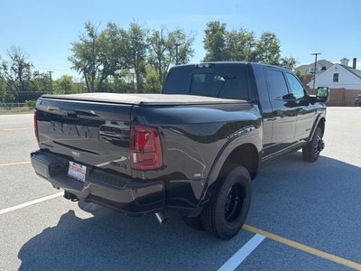 2026 RAM 3500 RAM 3500 LIMITED MEGA CAB 4X4 6'4' BOX