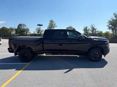 2026 RAM 3500 RAM 3500 LIMITED MEGA CAB 4X4 6'4' BOX