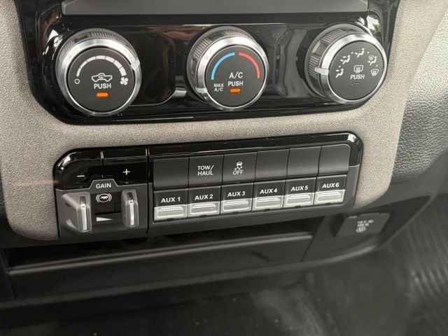 2026 RAM Ram 2500 RAM 2500 TRADESMAN REGULAR CAB 4X4 8' BOX