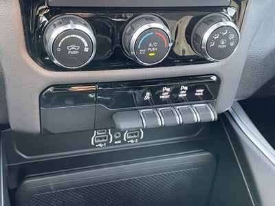 2026 RAM Ram 1500 RAM 1500 EXPRESS CREW CAB 4X4 5'7' BOX