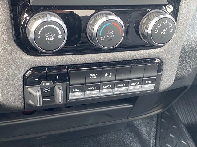 2025 RAM Ram 5500 Chassis Cab RAM 5500 TRADESMAN CHASSIS REGULAR CAB 4X4 84' CA