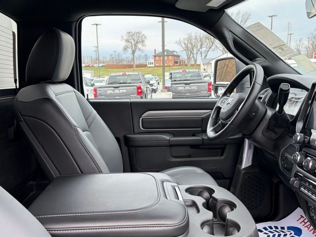 2025 RAM 5500 Chassis RAM 5500 TRADESMAN CHASSIS REGULAR CAB 4X4 84' CA