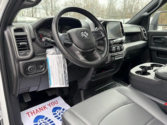 2025 RAM 5500 Chassis RAM 5500 TRADESMAN CHASSIS REGULAR CAB 4X4 84' CA