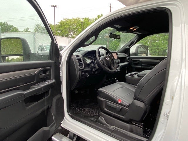 2024 RAM Ram 5500 Chassis Cab RAM 5500 TRADESMAN CHASSIS REGULAR CAB 4X4 84' CA