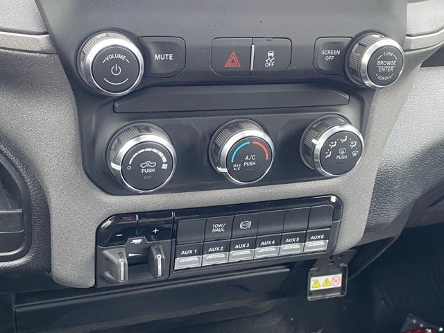 2024 RAM Ram 5500 Chassis Cab RAM 5500 TRADESMAN CHASSIS REGULAR CAB 4X4 84' CA