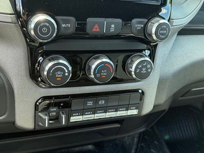 2026 RAM 5500 Chassis RAM 5500 TRADESMAN CHASSIS CREW CAB 4X4 84' CA